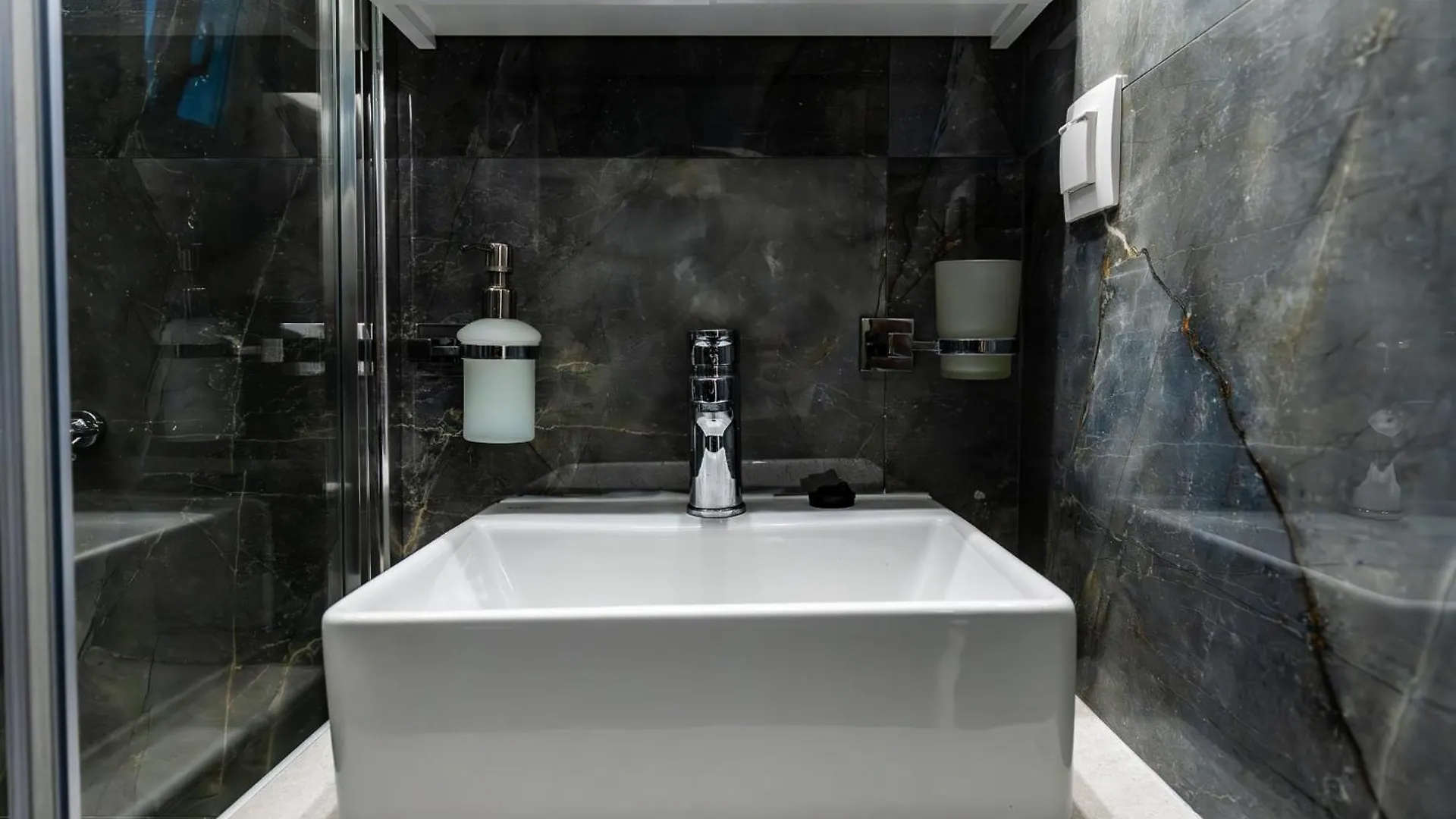 アパート ニキティInterni Luxury Living Bアパートメント ギリシャ